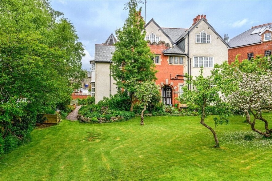 Spa Rd, Llandrindod Wells à vendre - Photo de l’immeuble – Image 1 sur 21