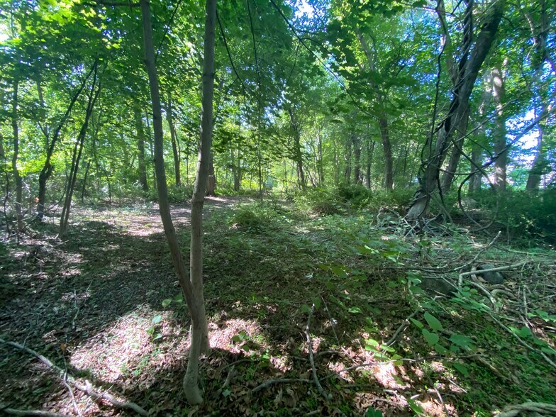 96 Pulaski St, West Warwick, RI à louer - Photo principale – Image 2 sur 9