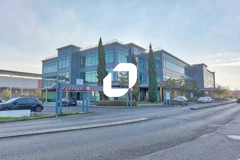 Bureau dans Fleury-Mérogis à louer - Photo de l’immeuble – Image 2 sur 15