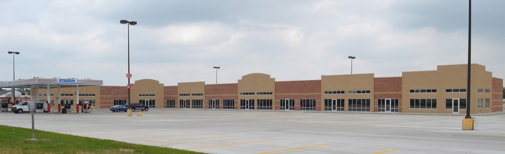 100 Stadium Dr, Defiance, OH à louer - Photo de l’immeuble – Image 1 sur 4