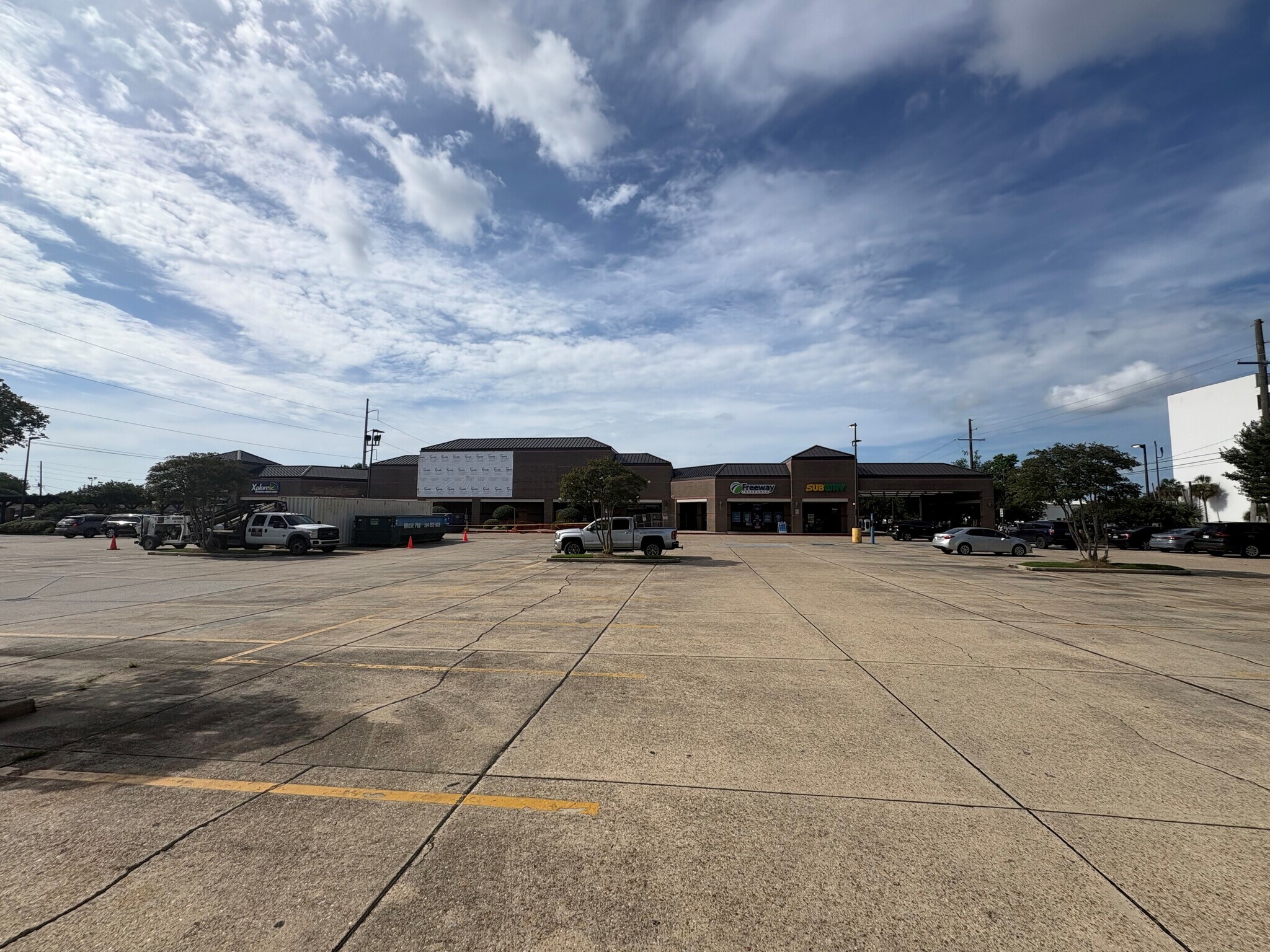 201-225 Veterans Memorial Blvd, Metairie, LA à louer Photo de l’immeuble– Image 1 sur 4