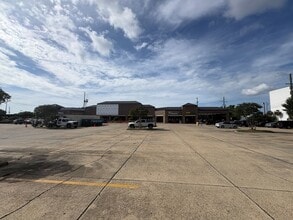 201-225 Veterans Memorial Blvd, Metairie, LA à louer Photo de l’immeuble– Image 1 sur 4