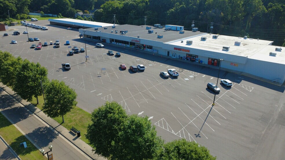 286 S Washington Ave, Ripley, TN à louer - Photo de l’immeuble – Image 2 sur 4