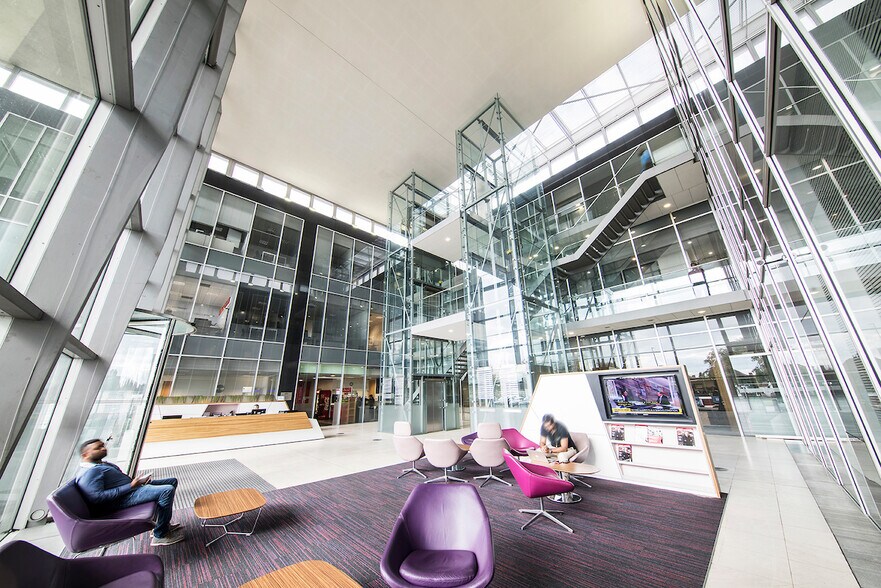 268 Bath Rd, Slough à louer - Photo de l’immeuble – Image 1 sur 11