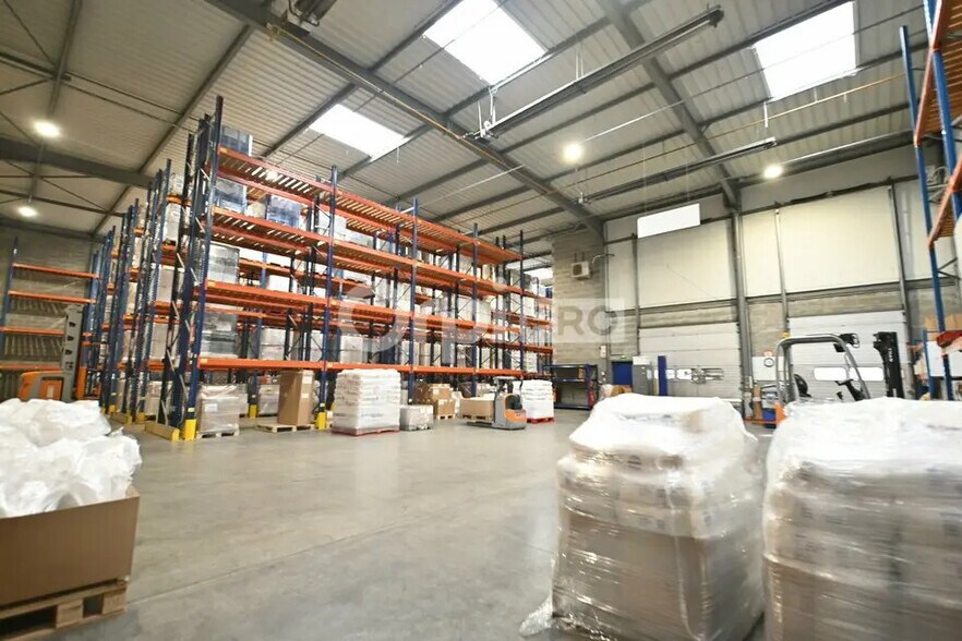 Local d'activités dans Miribel à vendre - Photo intérieure – Image 2 sur 12