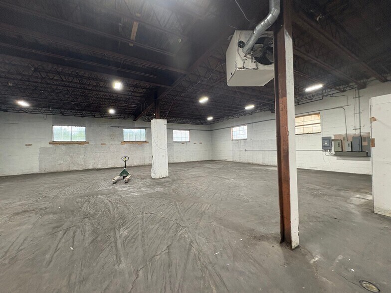 745 Walden ave, Buffalo, NY à louer - Photo de l’immeuble – Image 3 sur 8