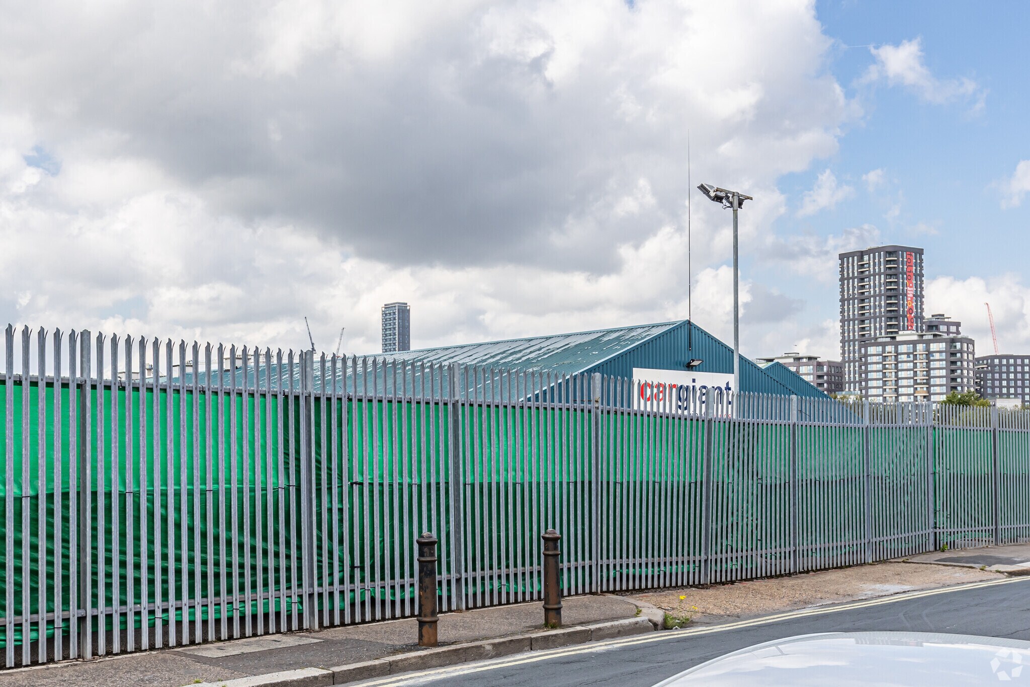 35 Hythe Rd, Londres à louer Photo principale– Image 1 sur 31