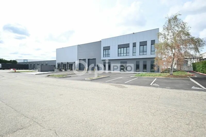 Industriel/Logistique dans Corbas à louer Photo de l’immeuble– Image 1 sur 12