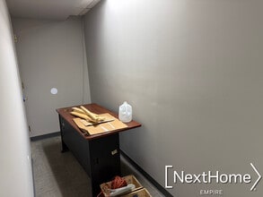 82-11 37th Ave, Jackson Heights, NY à louer Photo intérieure– Image 1 sur 6