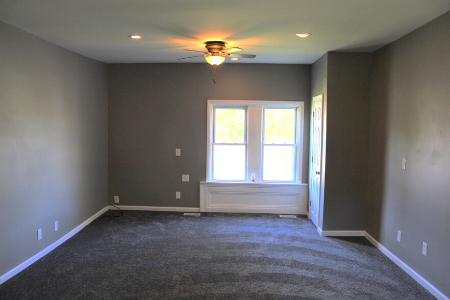 801 S Mill St, Clio, MI à vendre - Photo de l’immeuble – Image 3 sur 63