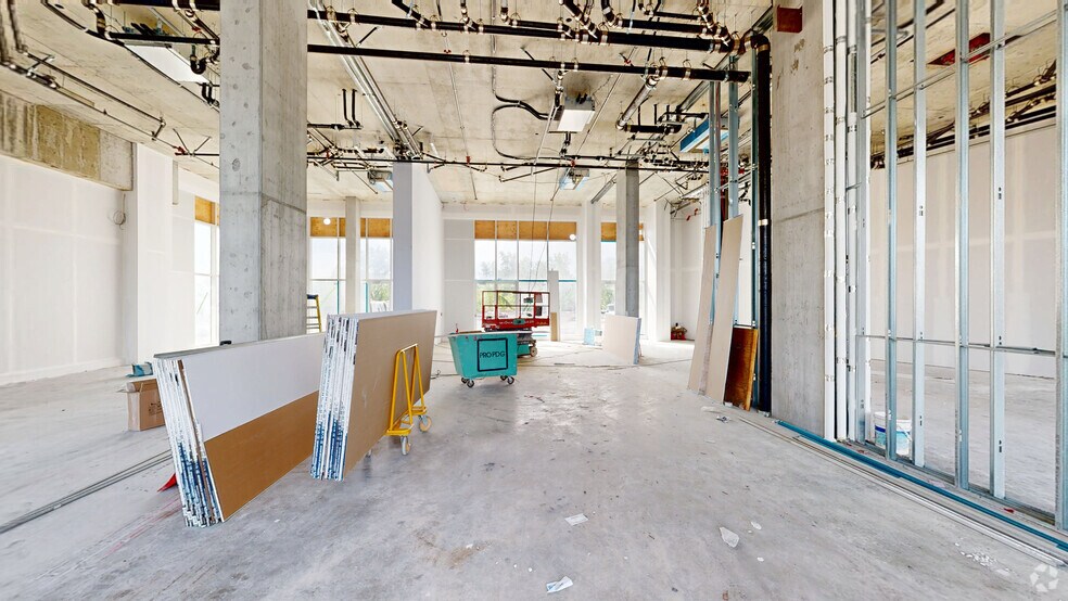300 Boul Saint-Martin O, Laval, QC à louer - Numérisation 3D Matterport – Image 3 sur 12