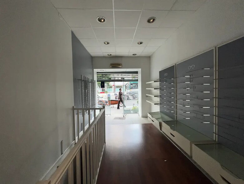 Local commercial dans Paris à louer - Photo de l’immeuble – Image 1 sur 5