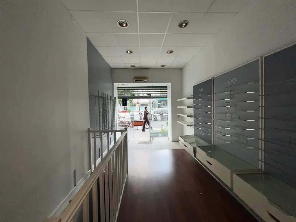 Local commercial dans Paris à louer Photo de l’immeuble– Image 1 sur 6