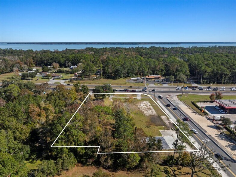 1456 Russell Rd, Green Cove Springs, FL à vendre - Photo de l’immeuble – Image 3 sur 15