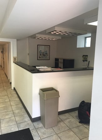 Plus de détails pour 8407 Fort Hamilton Pkwy, Brooklyn, NY - Bureau à louer