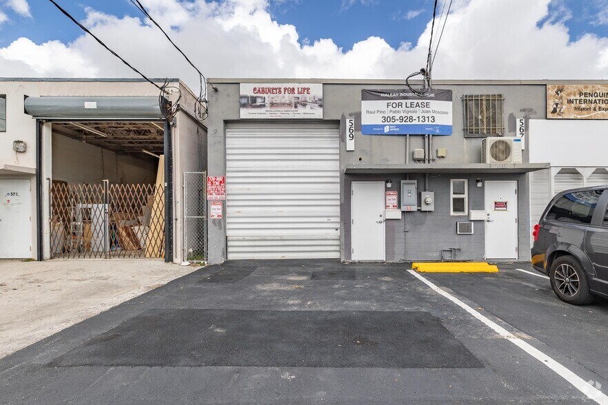 653 W 27th St, Hialeah, FL à louer - Photo de l’immeuble – Image 3 sur 12