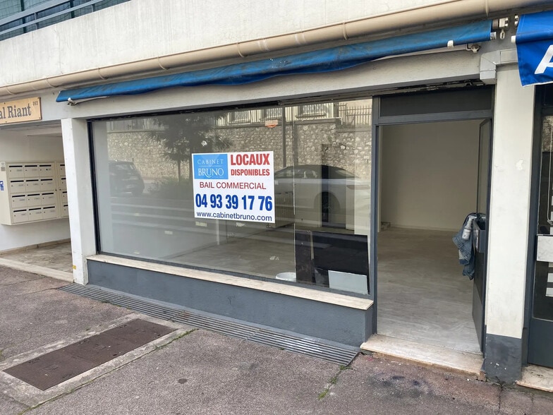 263 Avenue De Grasse, Cannes à louer - Photo de l’immeuble – Image 1 sur 5