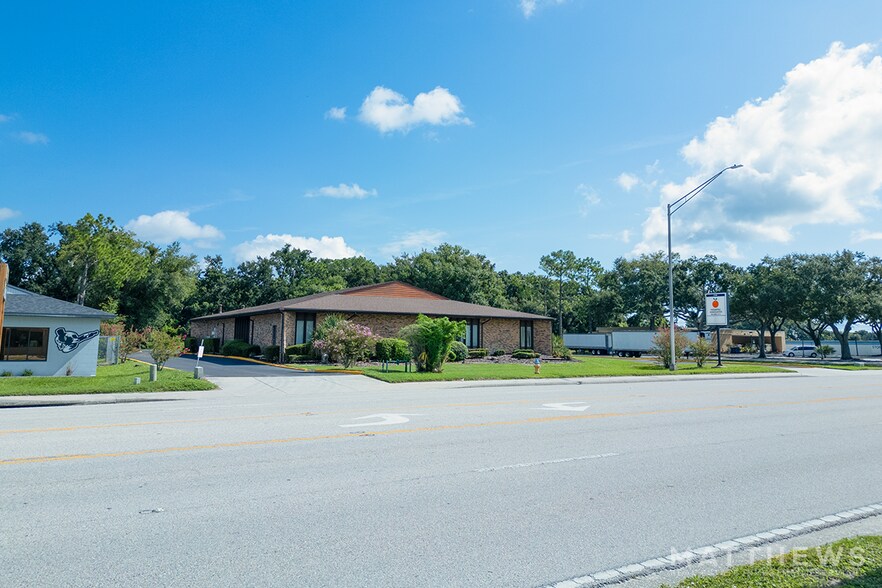 2140 E Edgewood Dr, Lakeland, FL à vendre - Photo de l’immeuble – Image 2 sur 7