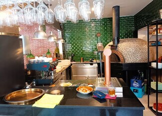 Plus de détails pour Calle de la Infanta Mercedes, Madrid - Local commercial à louer