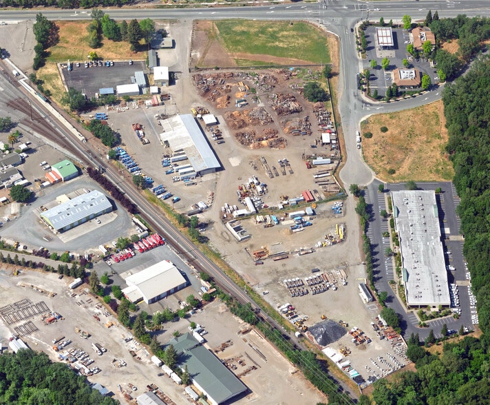 1070 Airport Rd, Santa Rosa, CA à louer - Photo principale – Image 1 sur 1