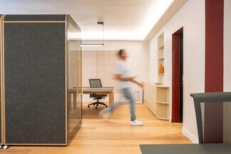 Plus de détails pour 5 Rue Blanche, Paris - Coworking à louer