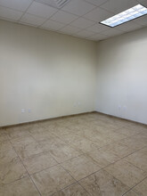 1317 E Jasmine Ave, McAllen, TX à louer Photo de l’immeuble– Image 1 sur 11