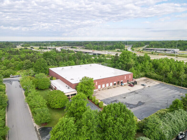 11801 Vance Davis Dr, Charlotte, NC à louer - Photo de l’immeuble – Image 3 sur 4
