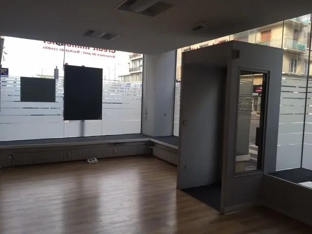Local commercial dans Rouen à louer - Photo intérieure – Image 1 sur 3
