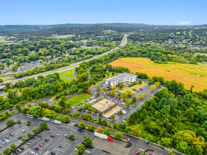 14 Frontage Rd, Clinton, NJ à vendre - Photo de l’immeuble – Image 2 sur 12