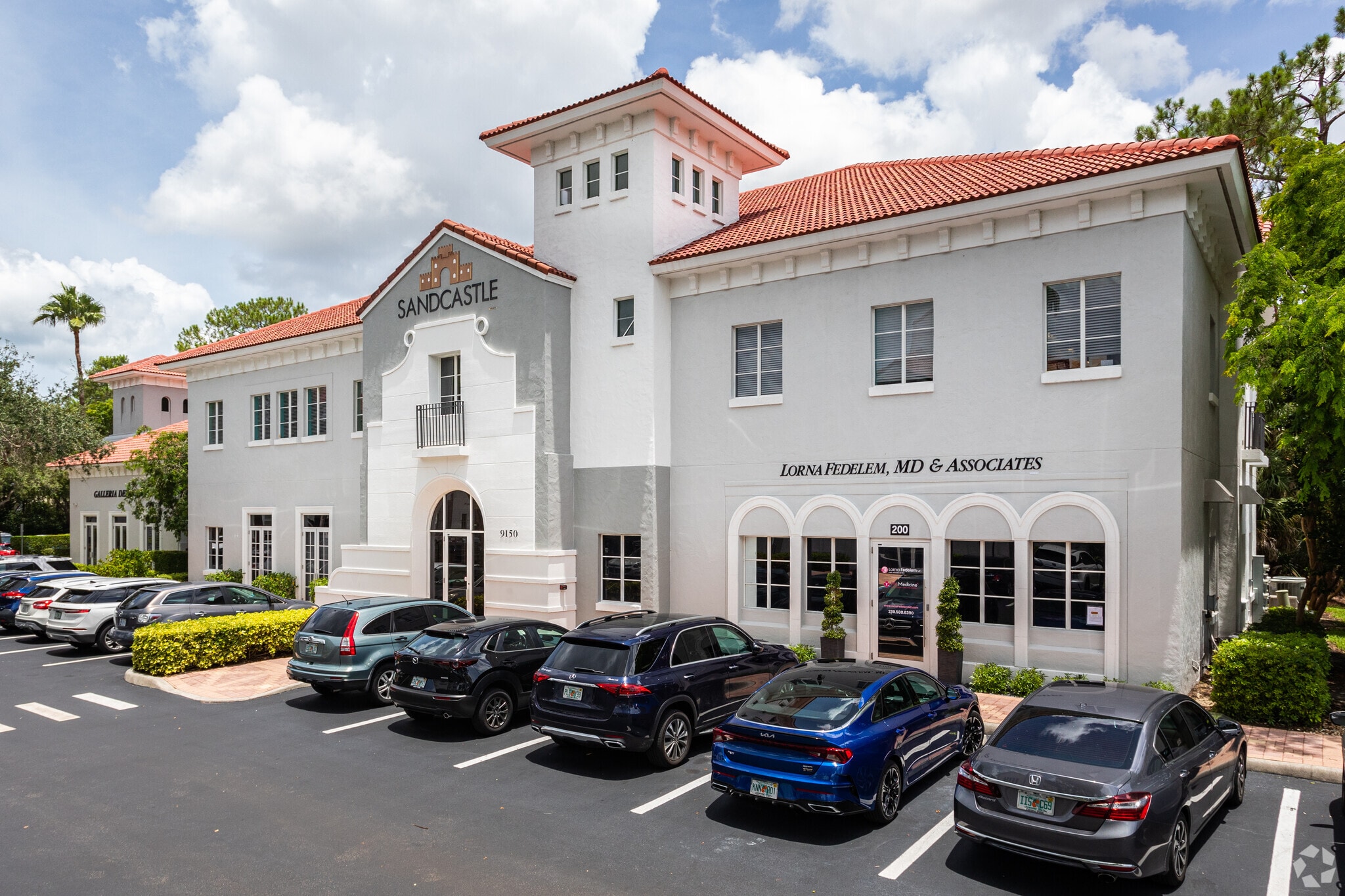 9150 Galleria Ct, Naples, FL à louer Photo principale– Image 1 sur 6