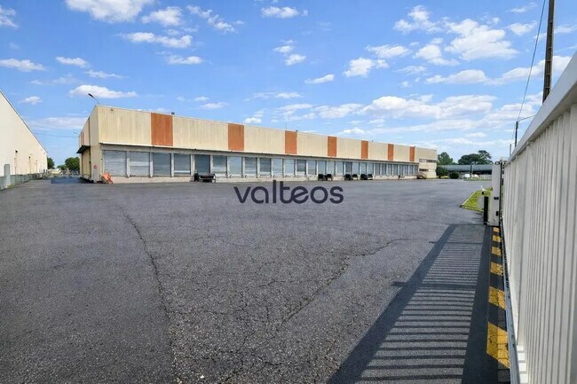 Plus de détails pour 8 Avenue De Fondeyre, Toulouse - Bureau, Industriel/Logistique à louer