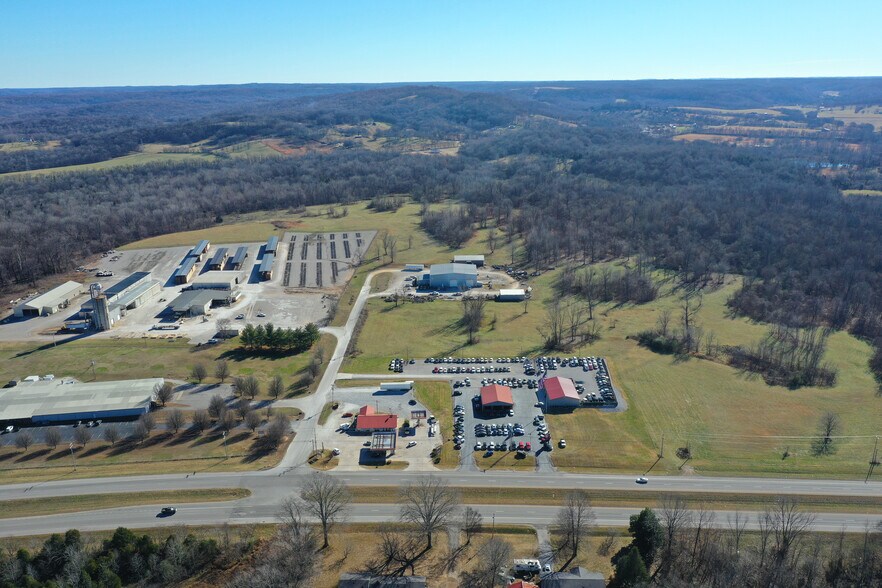7939 New Lawrenceburg Hwy, Mount Pleasant, TN à vendre - Photo de l’immeuble – Image 2 sur 15