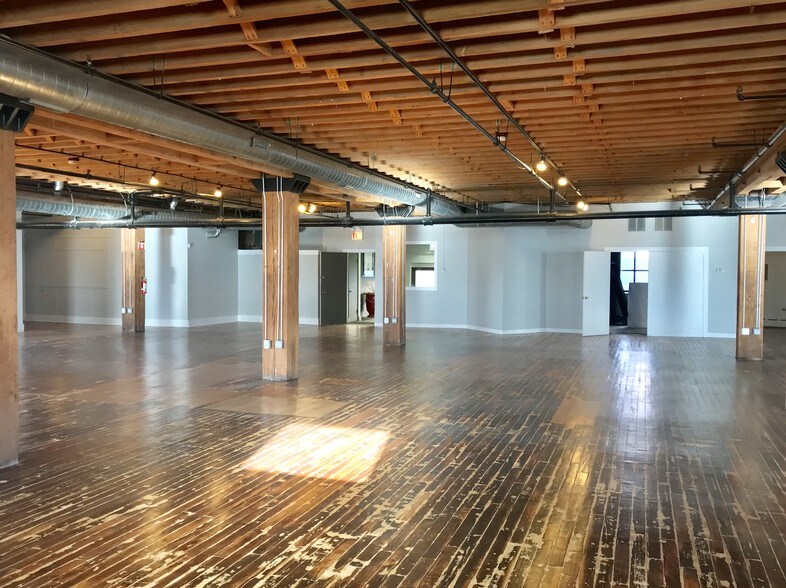1529 W Armitage Ave, Chicago, IL à louer - Photo intérieure – Image 3 sur 25