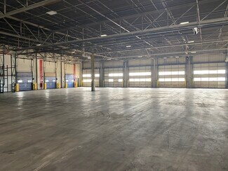 Plus de détails pour 5500 N Lovers Lane Rd, Milwaukee, WI - Industriel/Logistique à louer