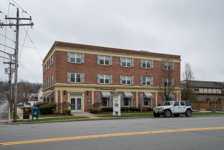 252 Main St, Goshen, NY à vendre - Photo de l’immeuble – Image 2 sur 15