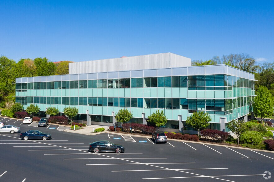 50 Monument Rd, Bala Cynwyd, PA à louer - Photo de l’immeuble – Image 2 sur 15