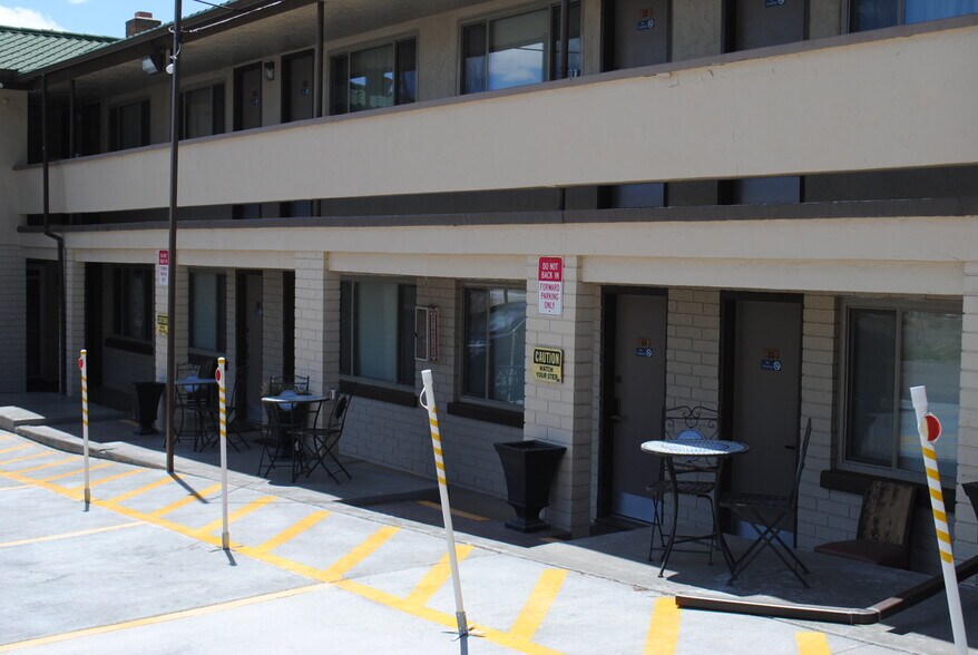 500 W Oak St, Elko, NV à vendre - Photo de l’immeuble – Image 3 sur 13