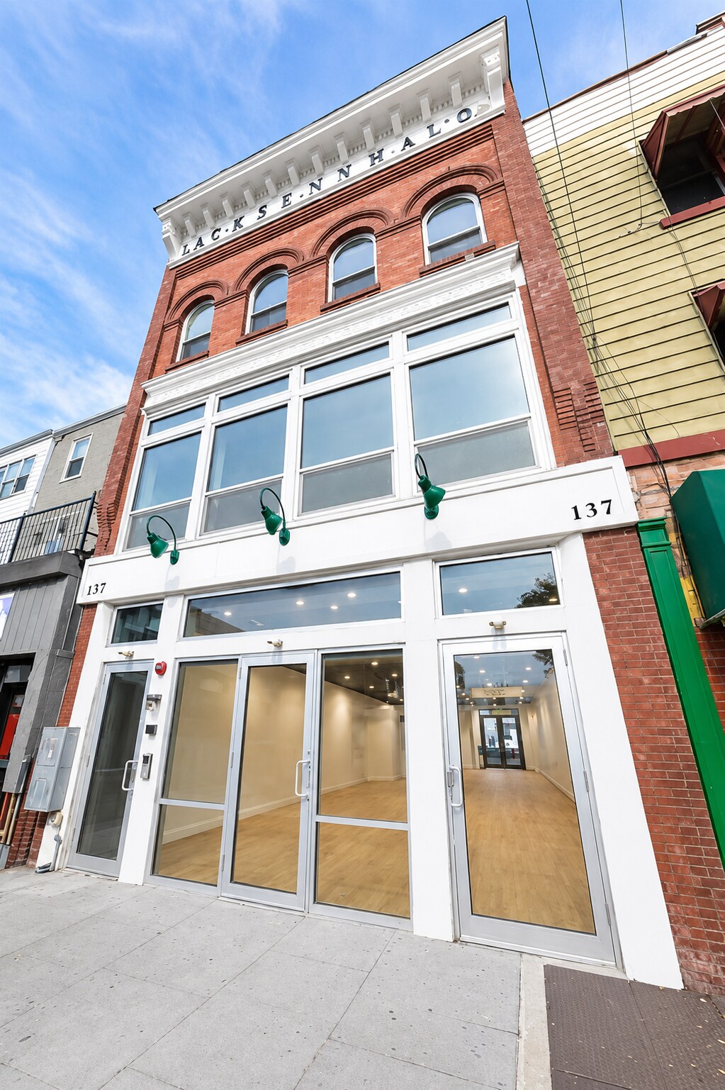 137 Monticello Ave, Jersey City, NJ à louer Photo de l’immeuble– Image 1 sur 8