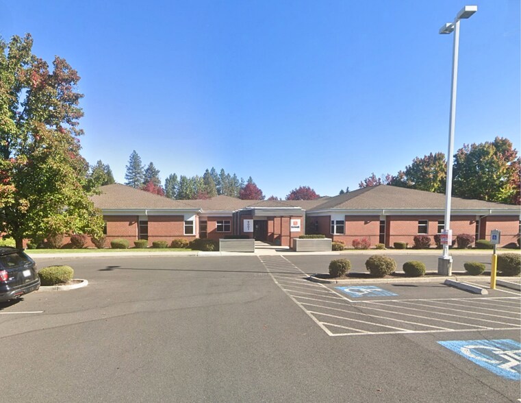 9001 N Country Homes Blvd, Spokane, WA à louer - Photo de l’immeuble – Image 1 sur 4