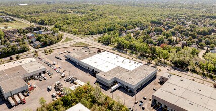 867-877 Boul Jean-Paul-Vincent, Longueuil, QC à louer Photo de l’immeuble– Image 2 sur 5