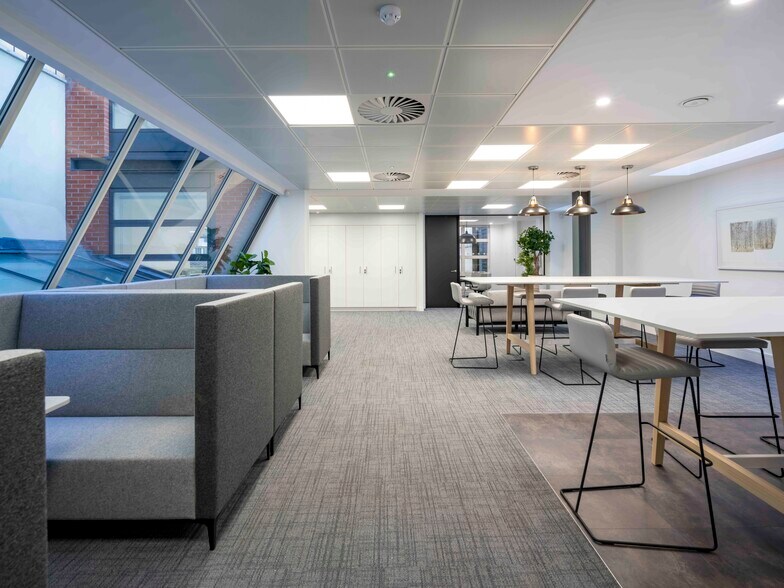 198 High Holborn, Londres à vendre - Photo de l’immeuble – Image 3 sur 15