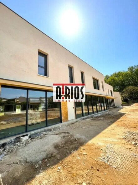 Bureau dans Le Pradet à louer - Photo de l’immeuble – Image 1 sur 1