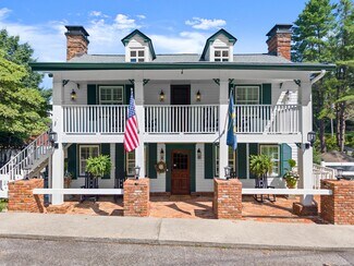 Plus de détails pour 168 W Main St, Dahlonega, GA - Hôtellerie à vendre