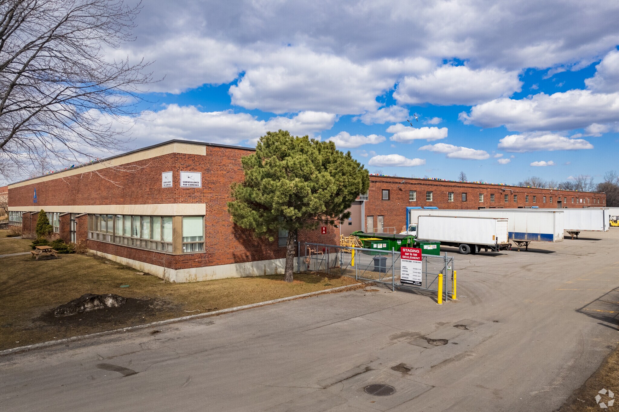 1624-1692 Ave 50th, Montréal, QC à louer Photo principale– Image 1 sur 7