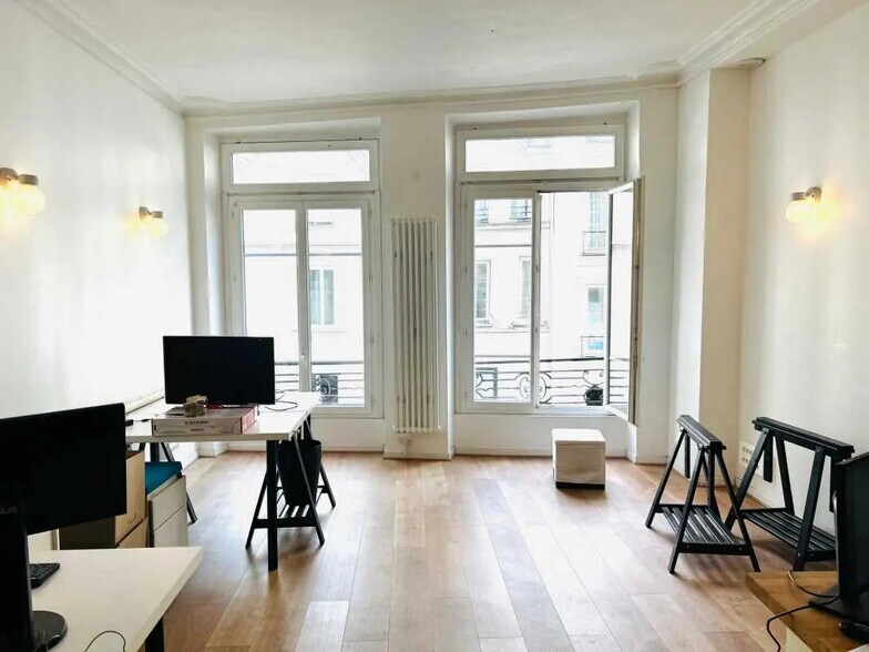 195 Rue Saint-Denis, Paris à louer - Photo de l’immeuble – Image 1 sur 10