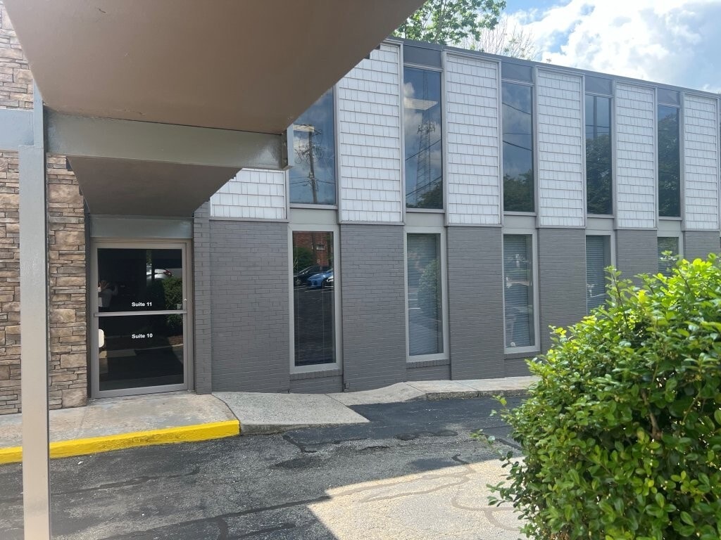 1901 Lendew St, Greensboro, NC à louer Photo de l’immeuble– Image 1 sur 17