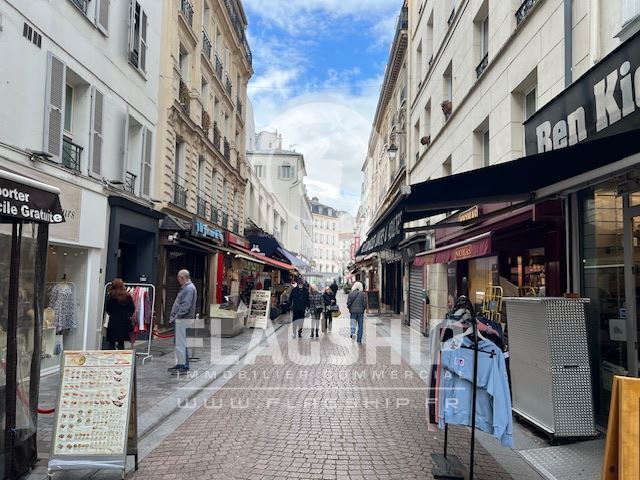Local commercial dans Paris à louer - Photo de l’immeuble – Image 1 sur 2