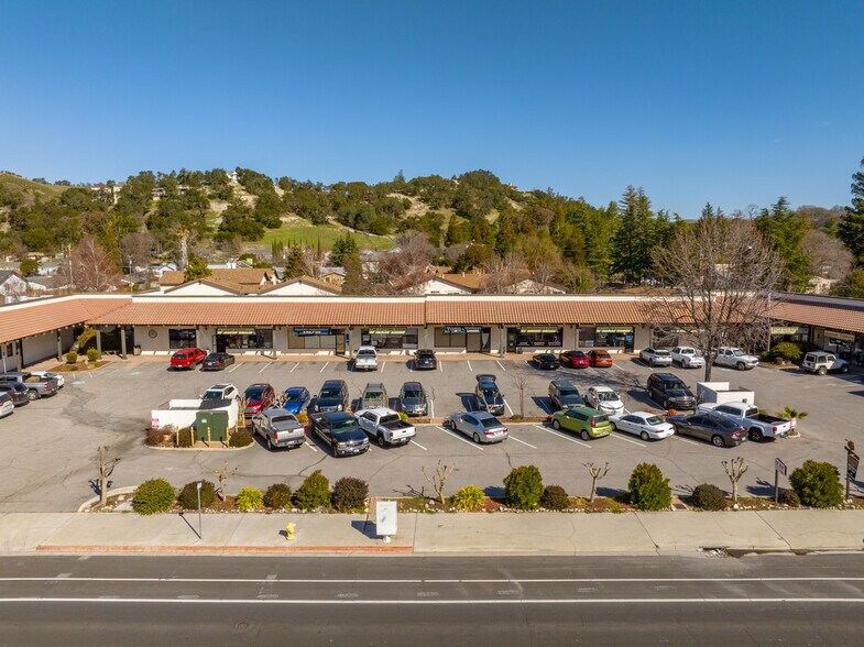 7425 El Camino Real, Atascadero, CA à vendre - Photo de l’immeuble – Image 2 sur 35