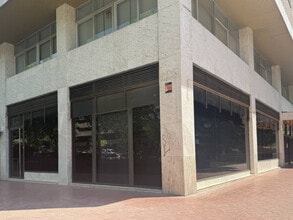 Bureaux/Local commercial dans Madrid, Madrid à louer Photo de la construction– Image 2 sur 7