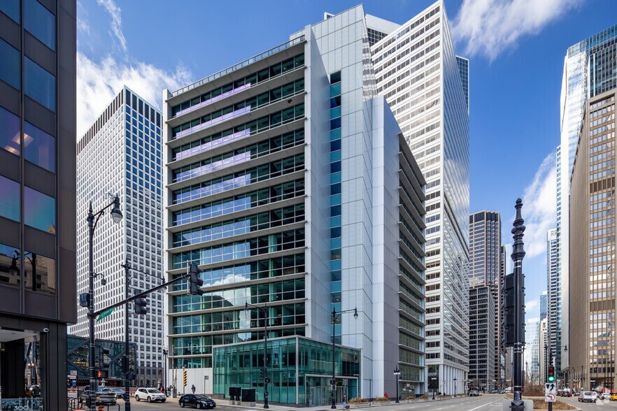 250 S Wacker Dr, Chicago, IL à louer - Photo de l’immeuble – Image 2 sur 4